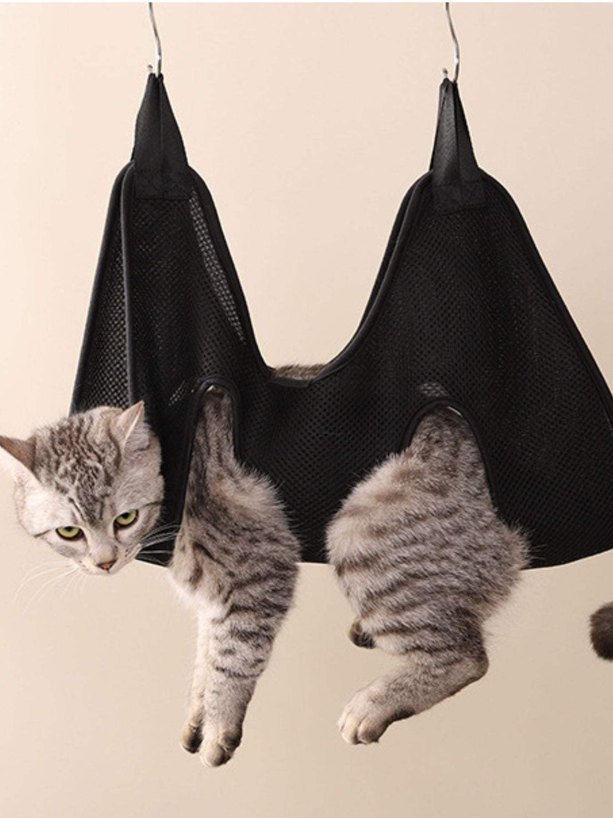 Breathable pet shower hammock for secure grooming
