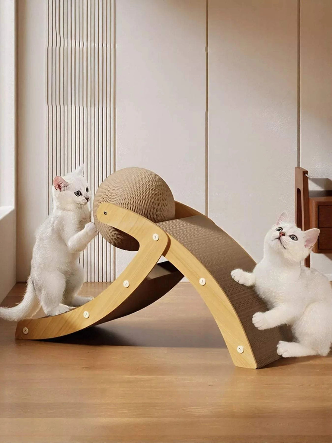 Interactive ball and ramp cat scratching post with built-in ramp and rolling ball