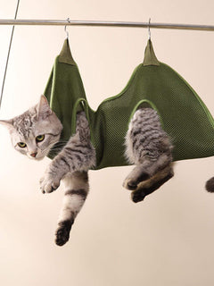 Breathable pet shower hammock for secure bath-time grooming